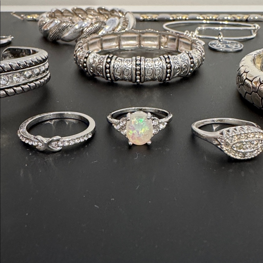 Lot of Silver Tone Jewelry - Picture 3 of 8